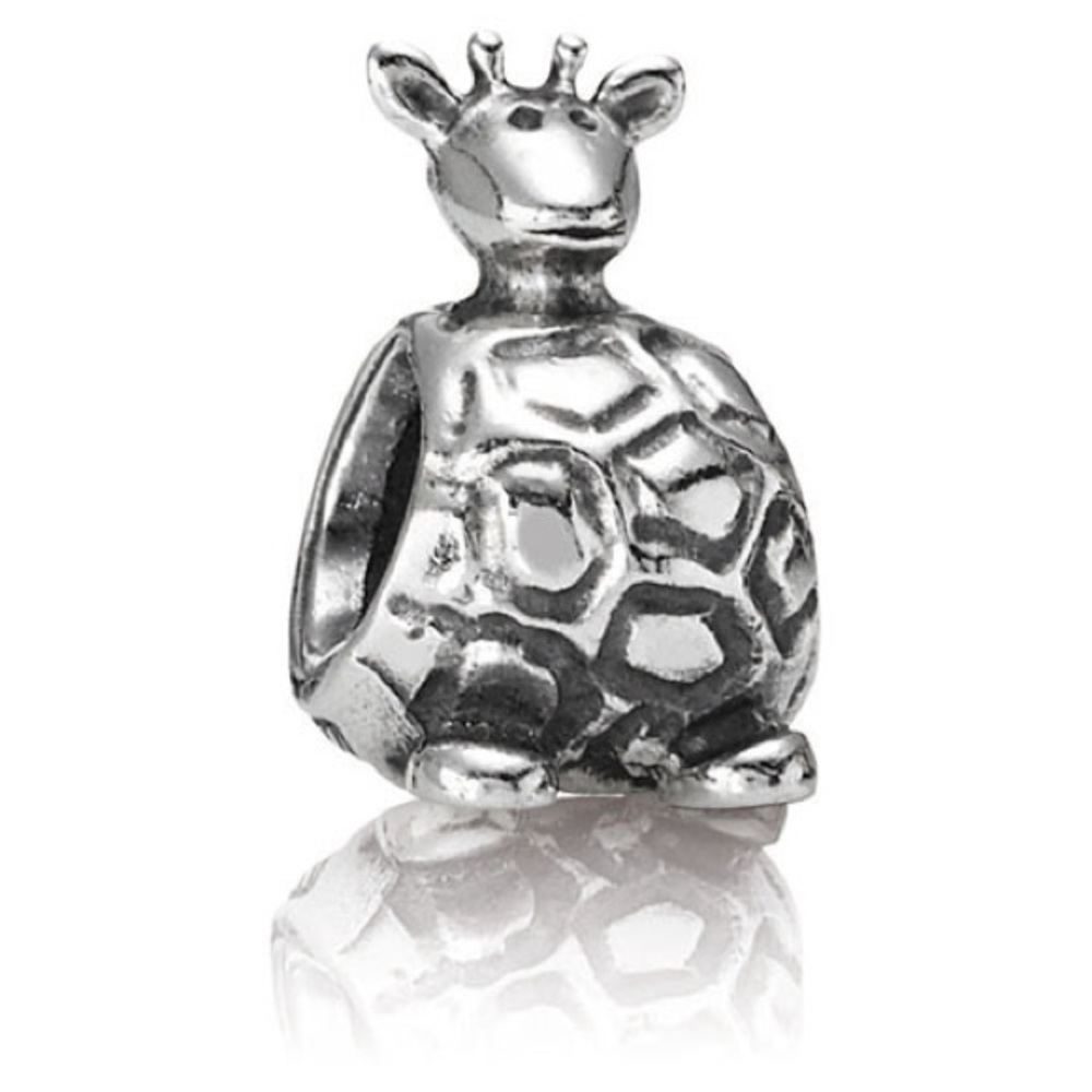 Pandora retired Giraffe Charm